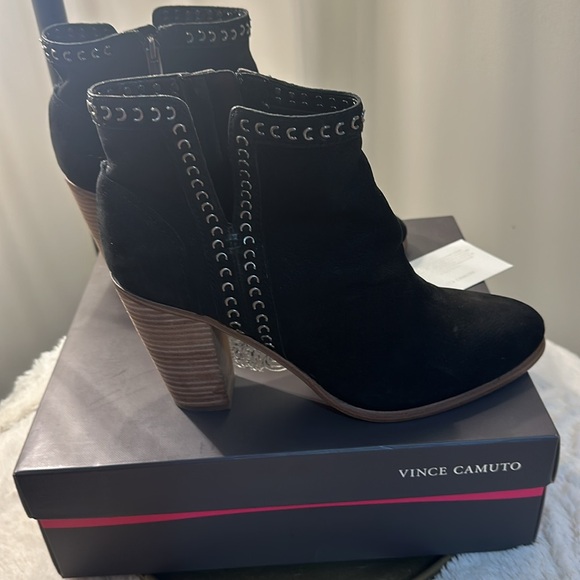 Vince Camuto Bootie - Picture 4 of 9
